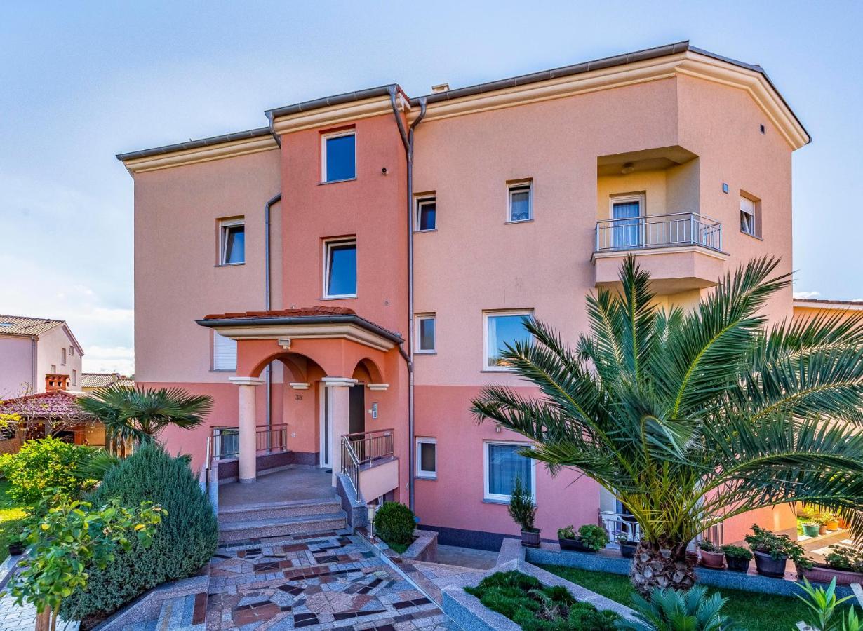 Istriensonne - Apartments Veruda Mit Grillterrasse Pula Exterior photo