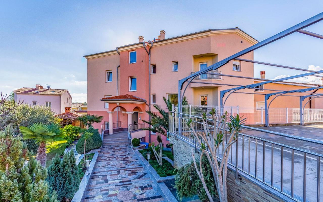 Istriensonne - Apartments Veruda Mit Grillterrasse Pula Exterior photo